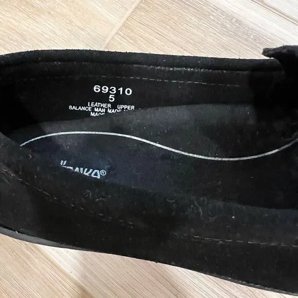 MINNETONKA Black Slip On Moccasins Size 5 - Picture 5 of 7